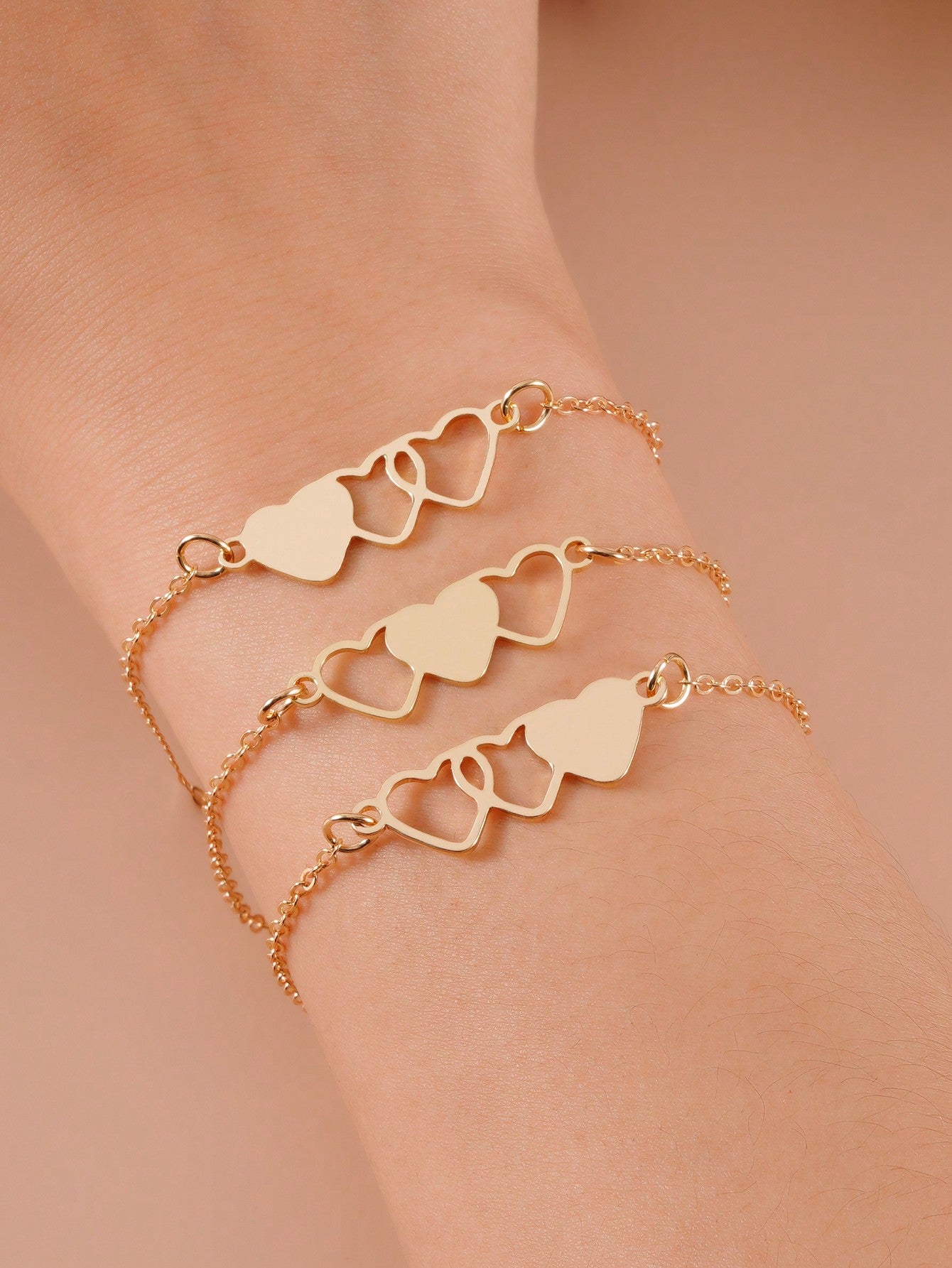 Sisters Bracelets: 3pcs Creative Personality Stainless Steel Triple Heart Design Ladies' Chain Bracelet